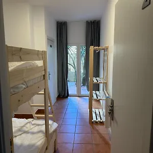  Hostal Urban Garden